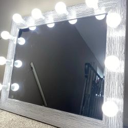 😻new Lighted Makeup Mirror 💜 