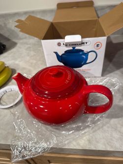 Le Creuset Traditional Teapot