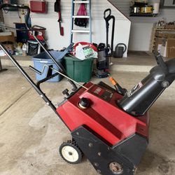 Toro CCR 2000E Snowblower – Works Great – Easy Start