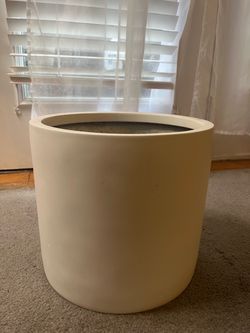 12” large planter pot