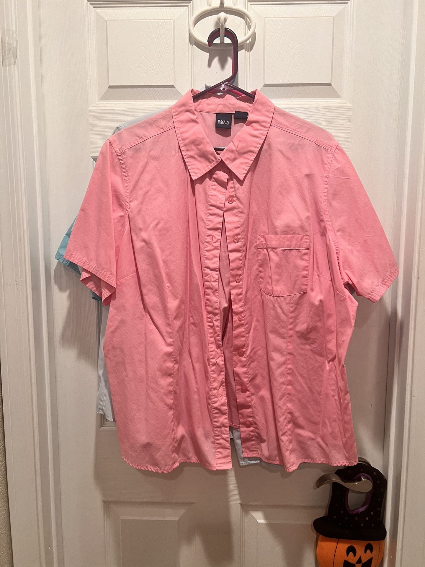 Woman’s 2x Button Up Dress Shirts