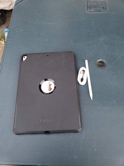 Is Old But No Cracks No Dents All works 100% Ia Big Ipad pro 12.9 128GB but is gold Edition with white screen. 2nd gen Ipad with 3rd Gen Apple pencil