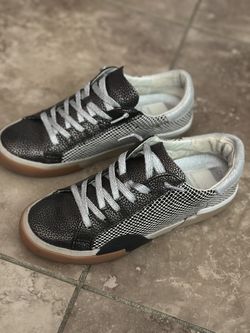 Woman’s Dolce Vita Zina sneakers size 6 