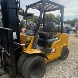 Cat Fork Lift 6000lb 