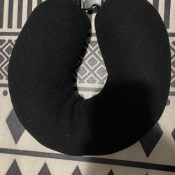Black travel neck pillow Machine washable tumble dry