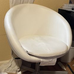 White Round Chair 