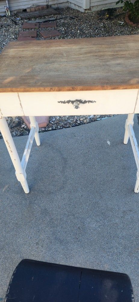 Farmhouse Desk /vanity With Chair. White Golo