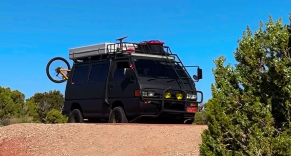 1989 Mitsubishi Van