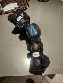 Knee brace