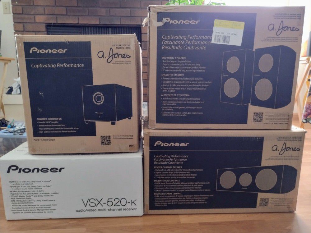 Pioneer VSX-520-K Receiver, Speakers, Subwoofer