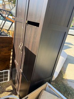 Dresser  small damaged can fix