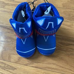 NWT Avengers boys indoors boots size 5/6