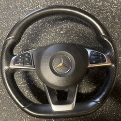 2017 - 2022 Mercedes-Benz steering wheel