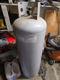 100 gallon propane tank