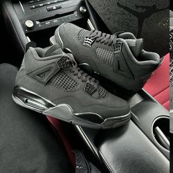 Jordan 4’s black cats