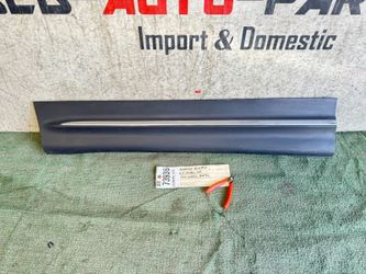2020 - 2022 - 2023 - 2025 MERCEDES GLB FRONT LEFT LOWER DOOR MOLDING OEM AY73938
