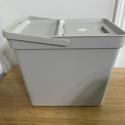 IKEA HÅLLBAR Bin with lid, light gray 6 gallon