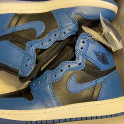 Size 3.5Y Jordan 1 Retro High OG “Dark Marina Blue”