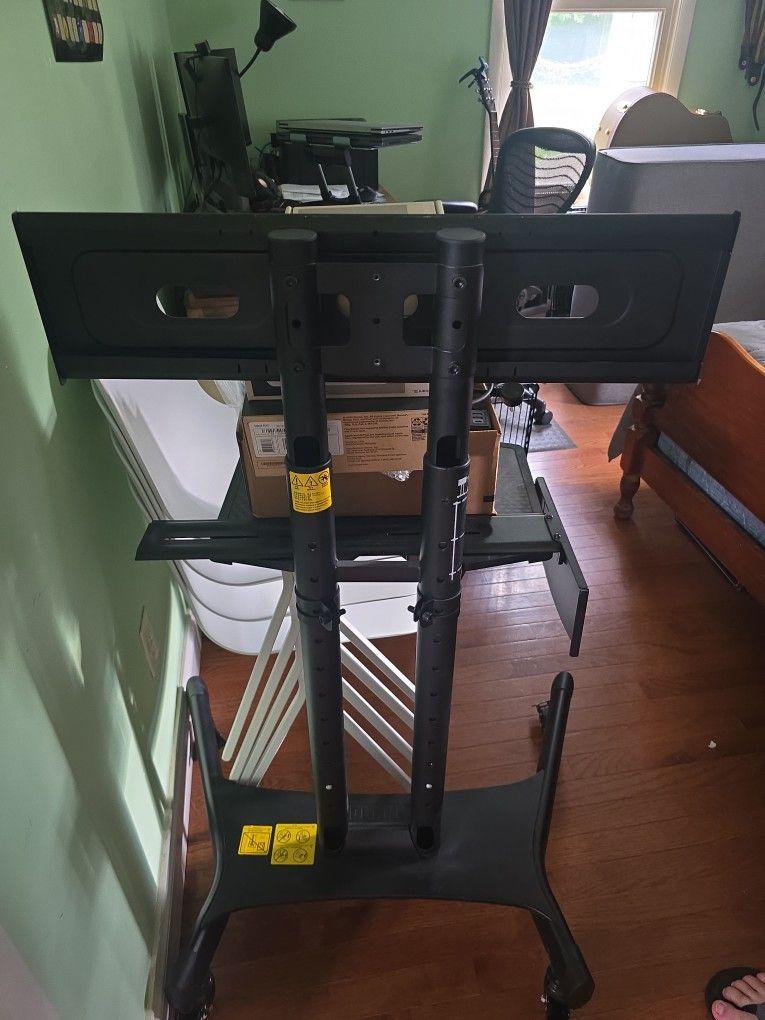 Mobile TV stand for 40" -55' Okron brand