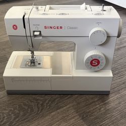 Singer Classic Heavy Duty Sewing Machine 
