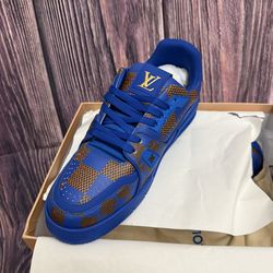 SALE!!!! Sneakers size 9.5/10 US men brand new $150