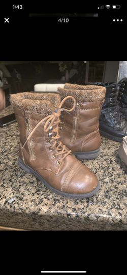 Girl boots size 13