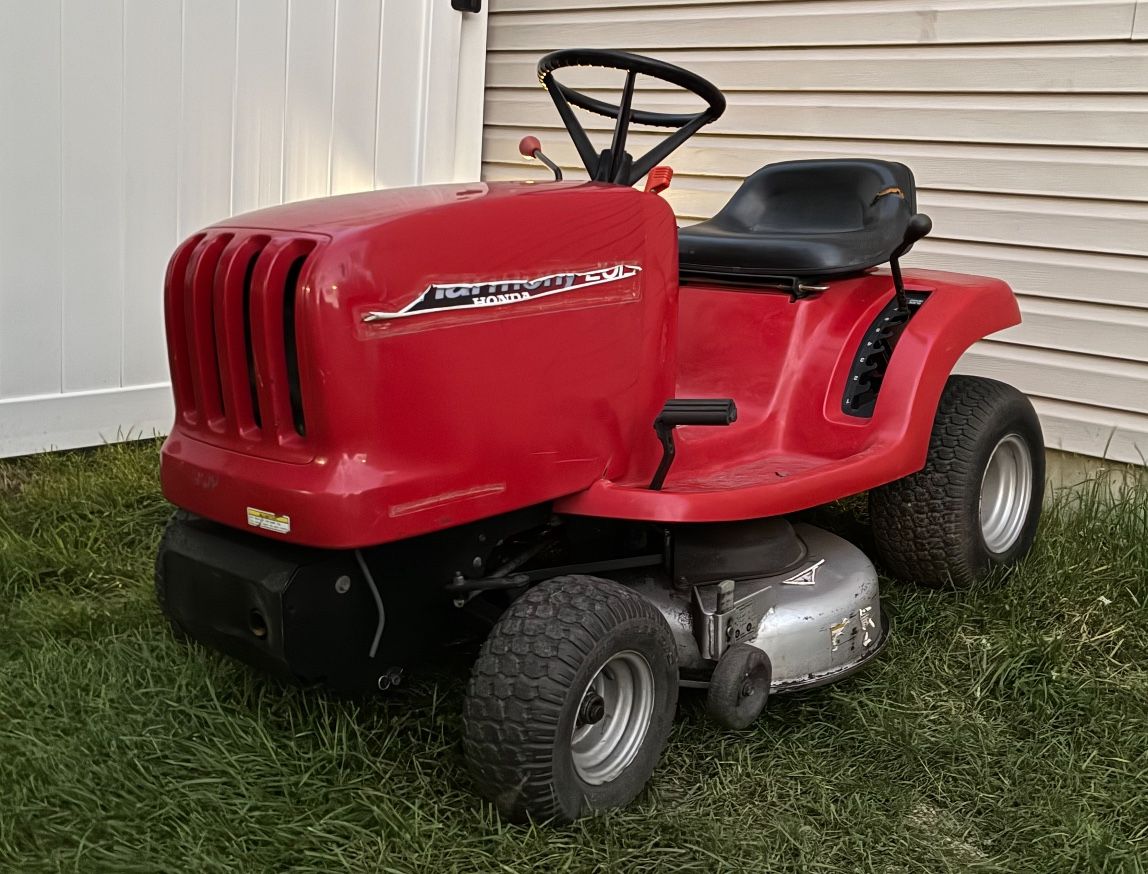 Honda Riding Lawn Mower 