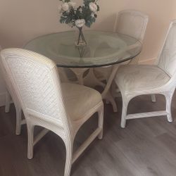Round Glass Dinner Table And Chairs 