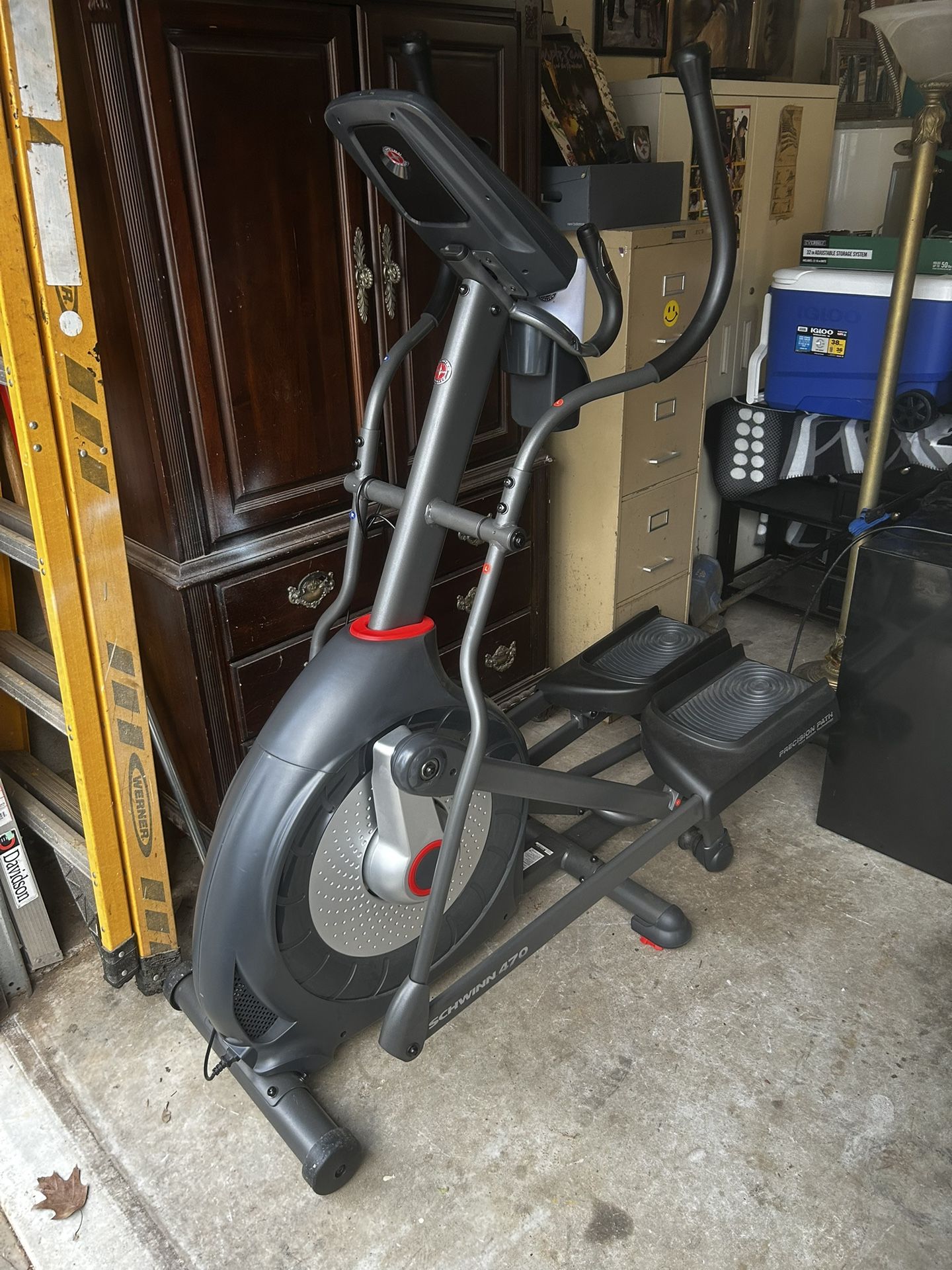 Schwinn Elliptical Model 470
