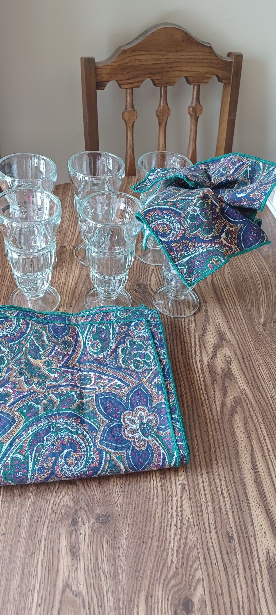 $10 Vintage Dessert Glasses With Cloth Napkins