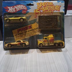 Hot wheels 15th year anniversary 3 car and belt