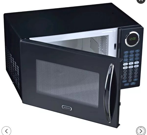 Sunbeam 0.9 cu ft 900 Watt Microwave from Target for Sale in Ventura