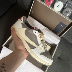 Travis Scott x Aj1 'Reverse Mocha' (READ DESCRIPTION)