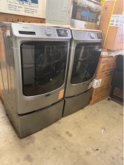 Set front load Maytag w 27” GAS