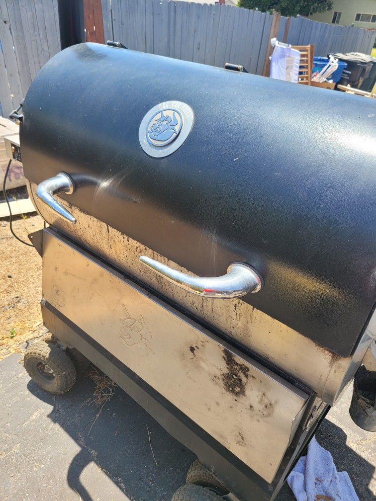 RT-2500 BFG WOOD PELLET GRILL