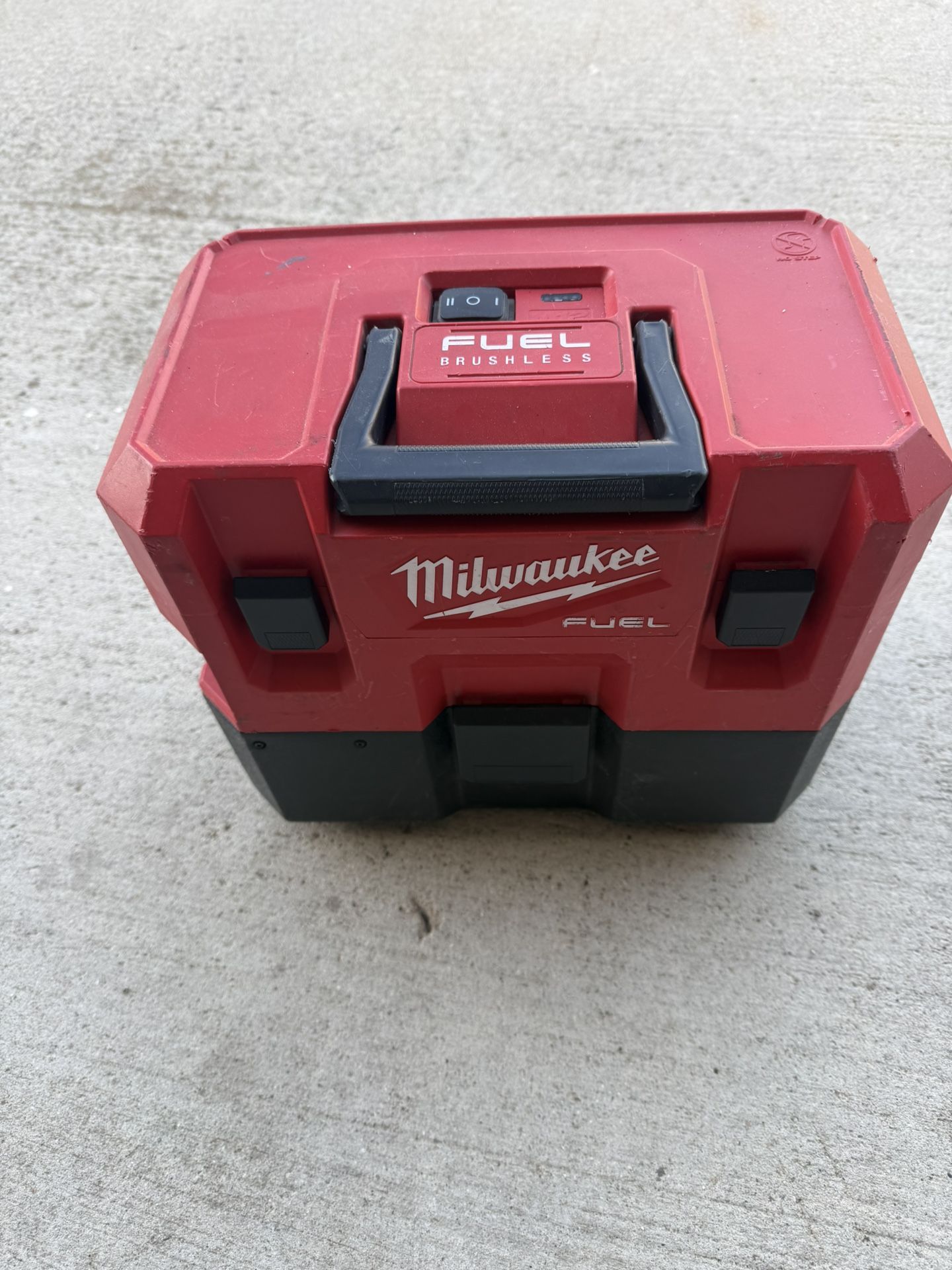 Milwaukee M12 Shop Vac Vacuum