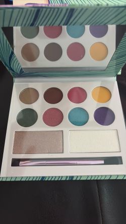 Laura Sanchez Moods palette