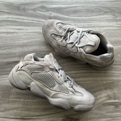 Size 6 Men’s/ 7.5 Women’s - Adidas Yeezy 500 Ash Grey