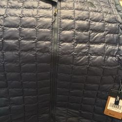 North Face  brand new vest tag says 150 I’ll take obo