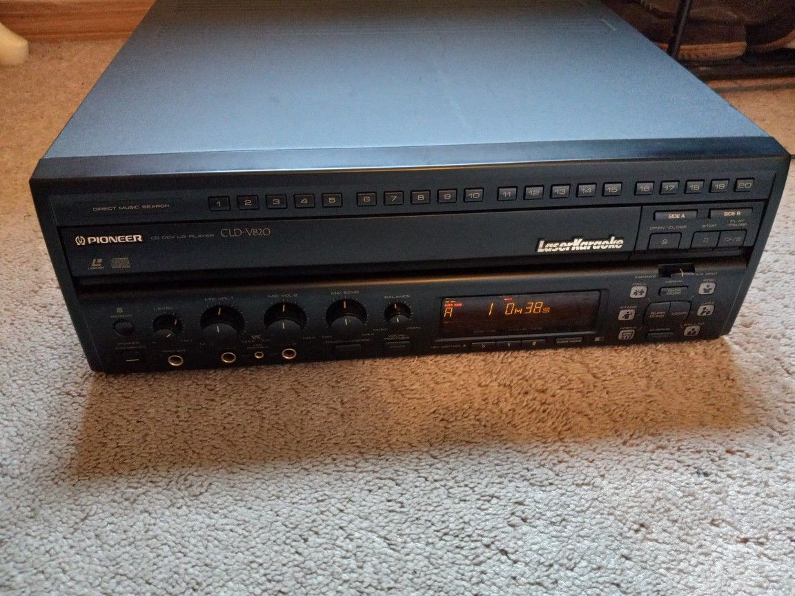 Pioneer CLD-V820 CD CDV LaserDisc Karaoke Player
