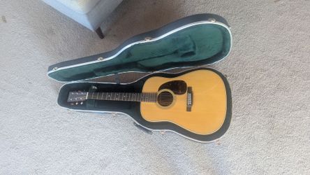 Like new Martin D-28