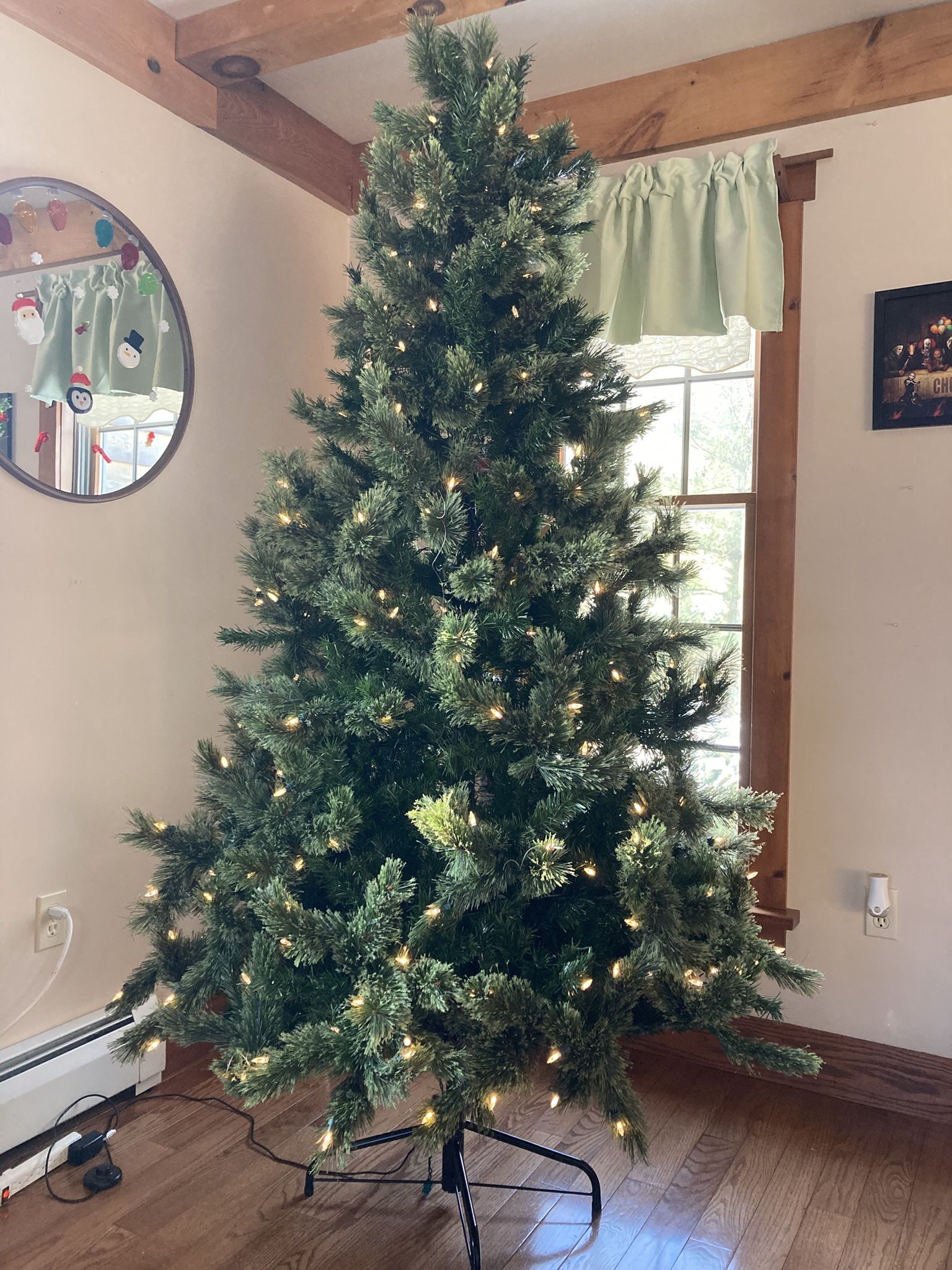 7’.5” Cashmere Faux Tree With Prelite White Lights