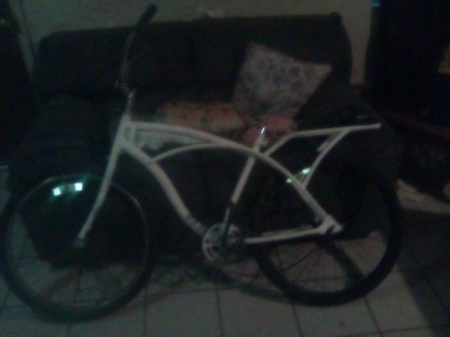 White In Very Good Condition Classic 1892 Beach Cruiser