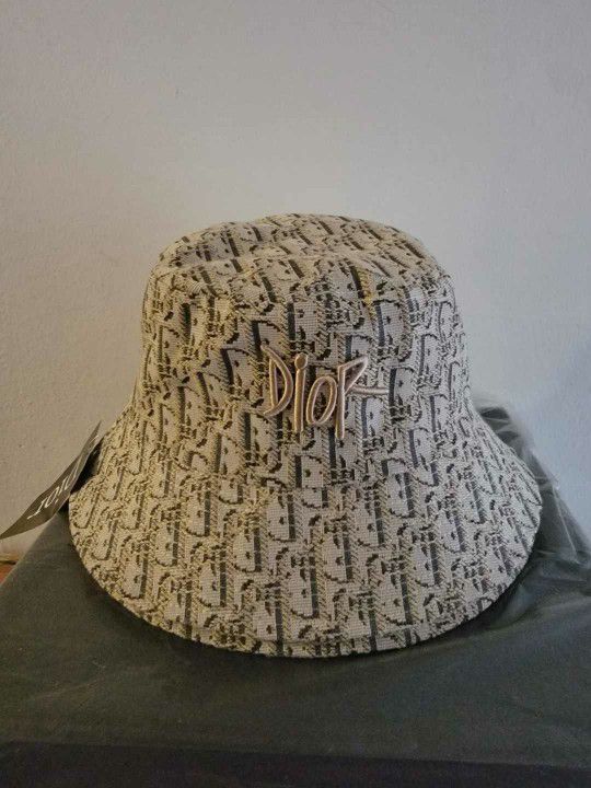 Louis Vuitton Bucket Hat *FAKE* for Sale in St. Petersburg, FL - OfferUp