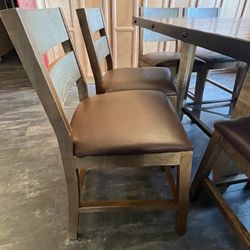 Dining Table & Chairs