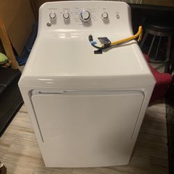 Gas Dryer GE - Like new 