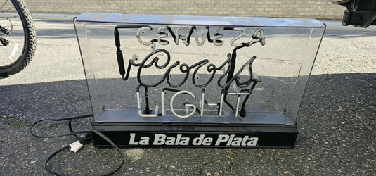 Coors light neon sing 