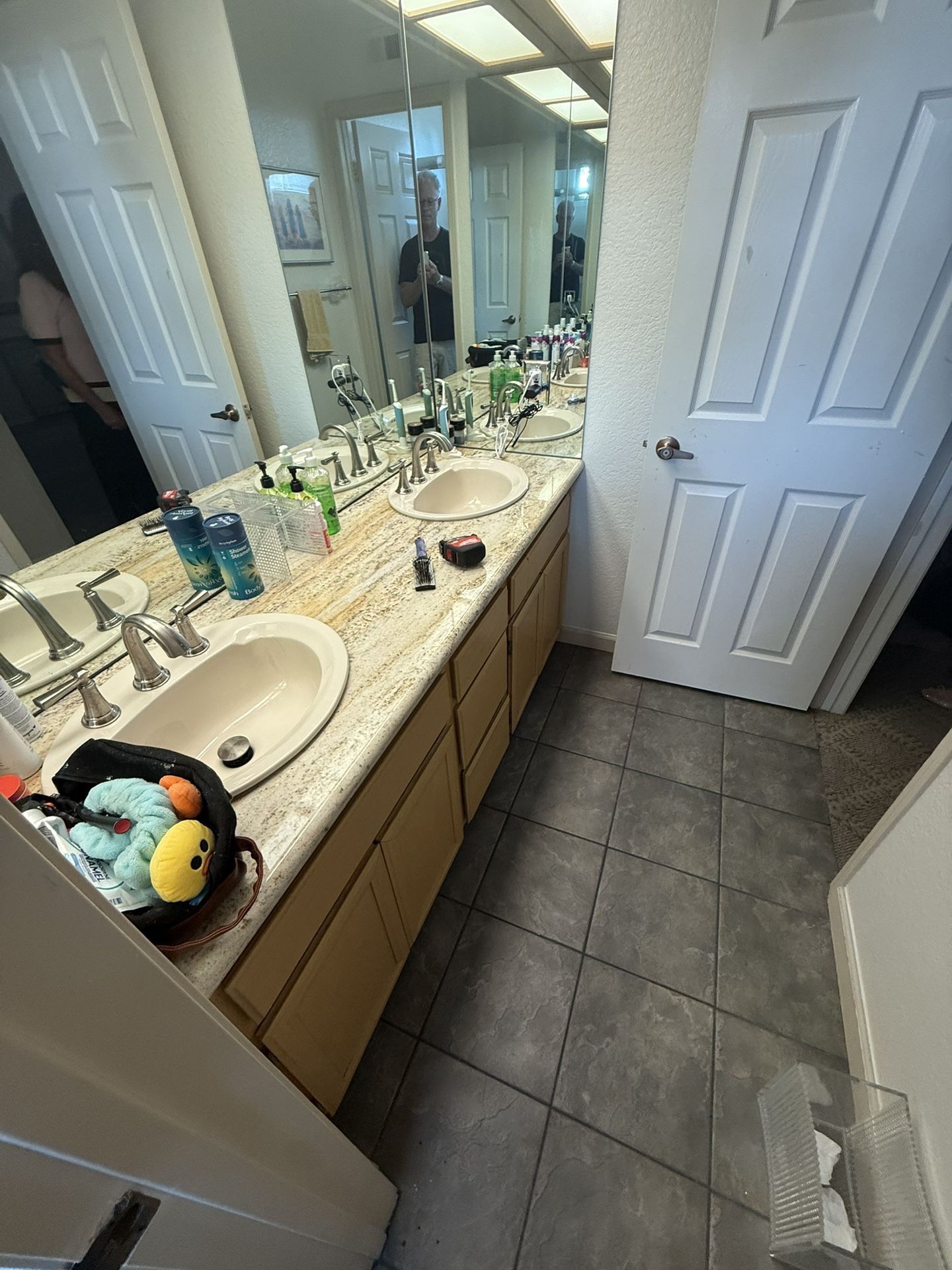 Free Sinks with Faucets, Mirrors
