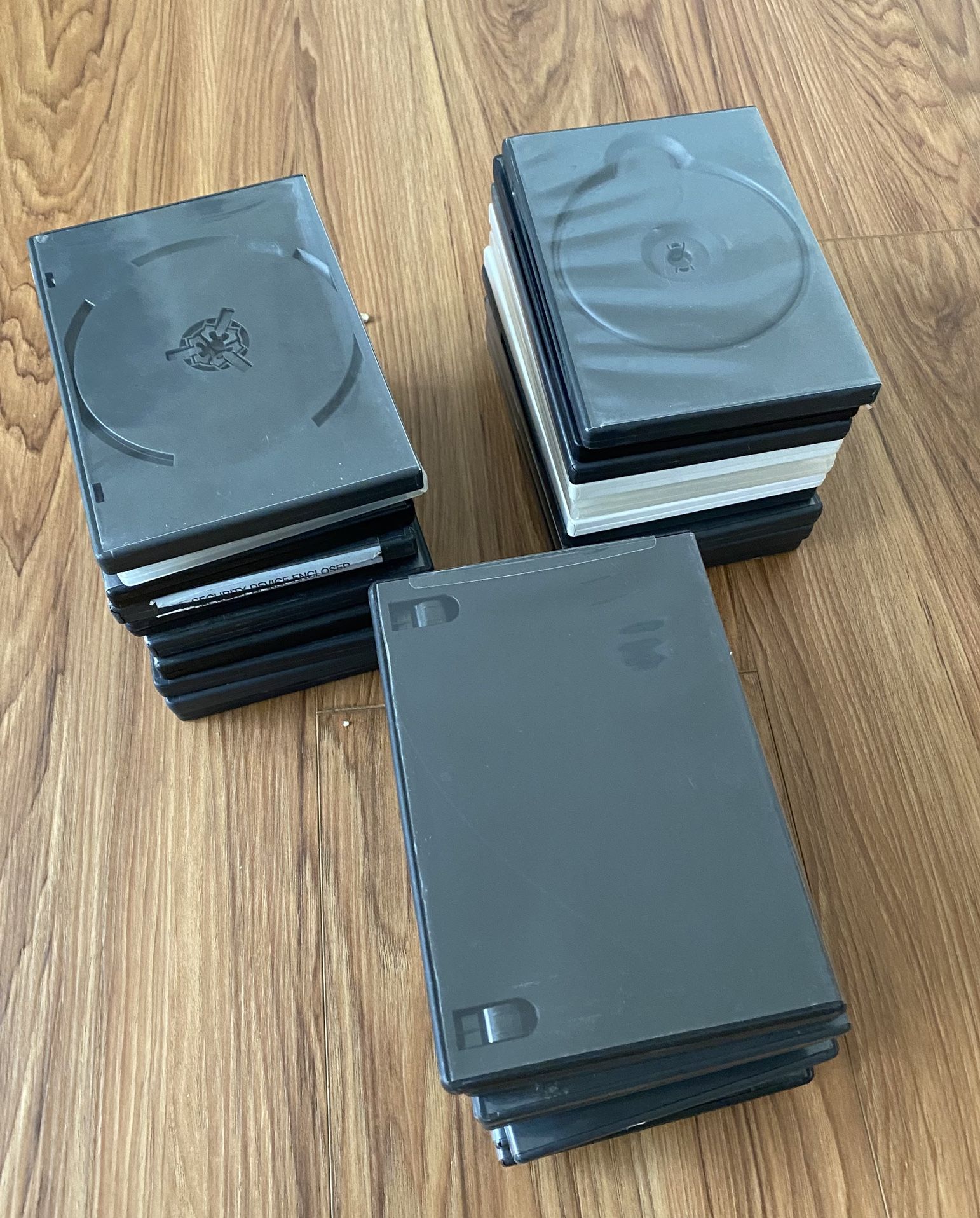 30 Empty DVD Cases In Avg to Good Condition