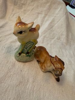 Vintage mini Salt & pepper shakers !